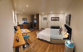 Highly Recommended Apartment Steps From The Lake
